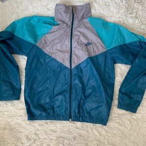Retro Nike Windbreaker
